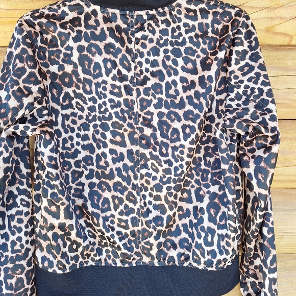 Cropped Cheetah Jacket - Picture 13 of 15